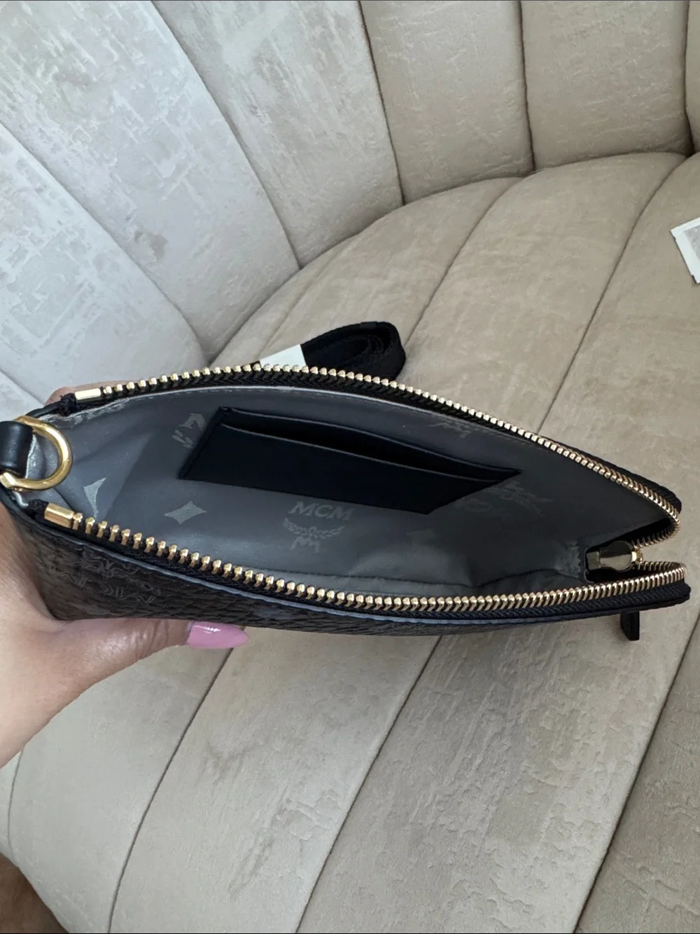 MCM compact black